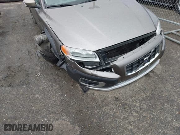 ✅ 2008 Volvo XC70 • VIN: YV4BZ982381036891 • Lot: 43777978. Listed on IAAI with 85,588 mi. Free auction sales archive from the USA and detailed vehicle history report at DreamBid. Image 6.