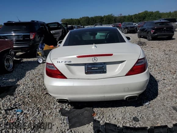 ✅ 2015 Mercedes-Benz SLK 250 • VIN: WDDPK4HA3FF100148 • Лот: 72403834. Опубликован ранее на Copart с пробегом 63 887 миль. Бесплатный доступ к архиву аукционных продаж из США и подробный отчёт об истории автомобиля на DreamBid. Изображение 6.