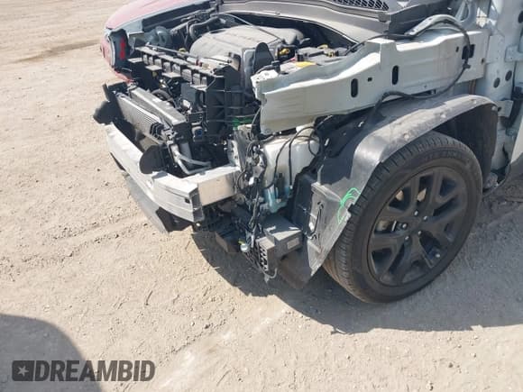 ✅ 2017 Jeep Renegade Latitude • VIN: ZACCJABB5HPG45926 • Lot: 42979862. Listed on IAAI with 45,864 mi. Free auction sales archive from the USA and detailed vehicle history report at DreamBid. Image 6.