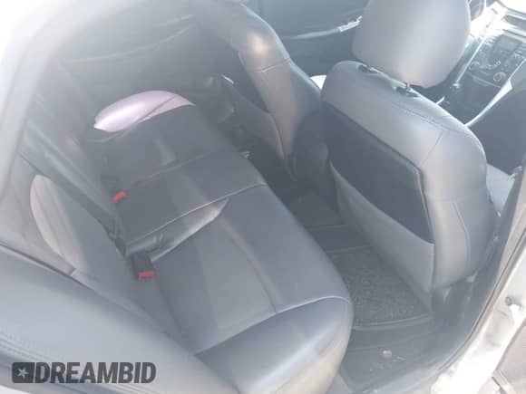 2011 Hyundai Sonata SE с VIN 5NPEC4AB7BH218172, выставлен на аукционе IAAI как лот 42343887 с пробегом 139 879 миль миль и . История ставок и продаж доступна на DreamBid. Изображение 8.