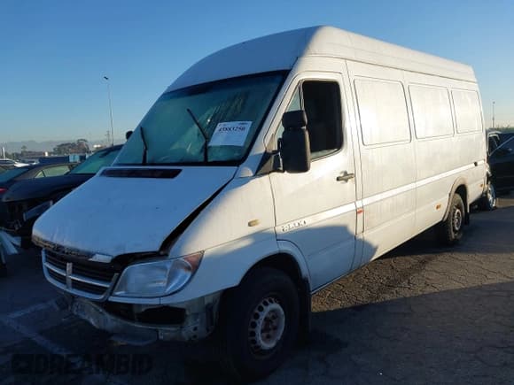 ✅ 2005 Dodge Sprinter • VIN: WD0PD744X55836764 • Lot: 43883250. Listed on IAAI with 391,424 mi. Free auction sales archive from the USA and detailed vehicle history report at DreamBid. Image 2.