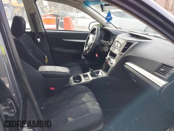 ✅ 2012 Subaru Legacy 2.5i • VIN: 4S3BMAA62C1033425 • Lot: 41743229. Wystawiony na IAAI z przebiegiem 187 726 mil. Bezpłatny archiwum sprzedaży aukcyjnych z USA i szczegółowy raport historii pojazdu na DreamBid. Zdjęcie 5.