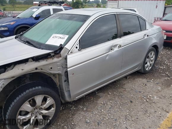 ✅ 2008 Honda Accord EX • VIN: 1HGCP26798A041999 • Lot: 42972845. Listed on IAAI with 191,337 mi. Free auction sales archive from the USA and detailed vehicle history report at DreamBid. Image 6.