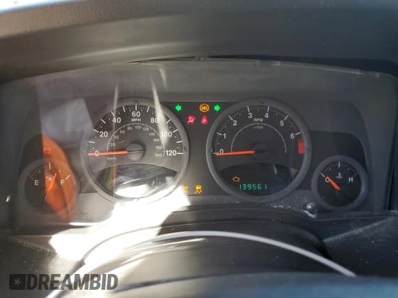 ✅ 2008 Jeep Patriot Sport • VIN: 1J8FT28W18D519013 • Lot: 87308195. Listed on Copart with 139,561 mi. Free auction sales archive from the USA and detailed vehicle history report at DreamBid. Image 9.