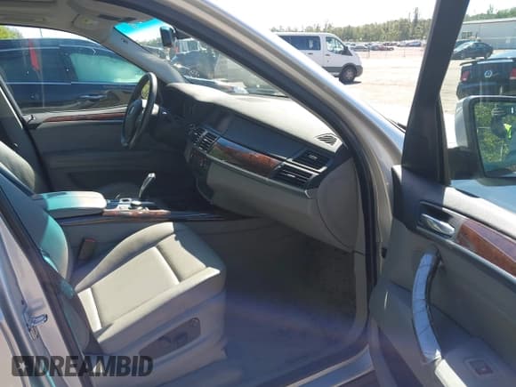 ✅ 2007 BMW X5 3.0si • VIN: 5UXFE43517LY83270 • Lot: 43440845. Listed on IAAI with 99,966 mi. Free auction sales archive from the USA and detailed vehicle history report at DreamBid. Image 5.