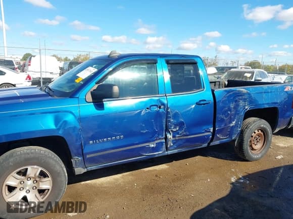 ✅ 2015 Chevrolet Silverado 1500 LT • VIN: 1GCVKREC8FZ185779 • Лот: 43517141. Опубликован ранее на IAAI с пробегом 158 049 миль. Бесплатный доступ к архиву аукционных продаж из США и подробный отчёт об истории автомобиля на DreamBid. Изображение 6.