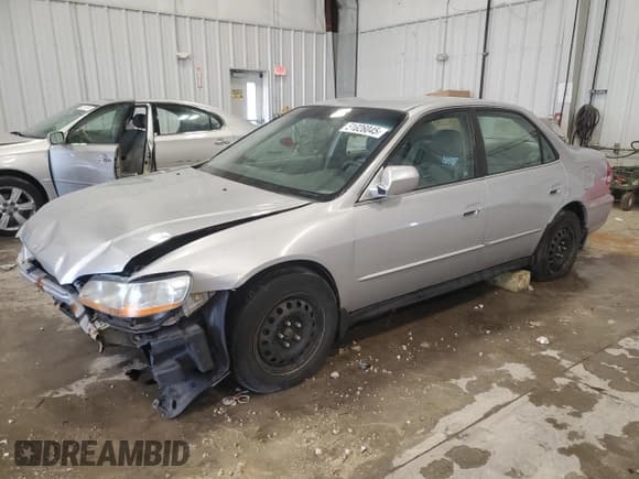 ✅ 2001 Honda Accord LX • VIN: 1HGCG16421A082965 • Lot: 51826045. Listed on Copart with 216,906 mi. Free auction sales archive from the USA and detailed vehicle history report at DreamBid. Image 1.