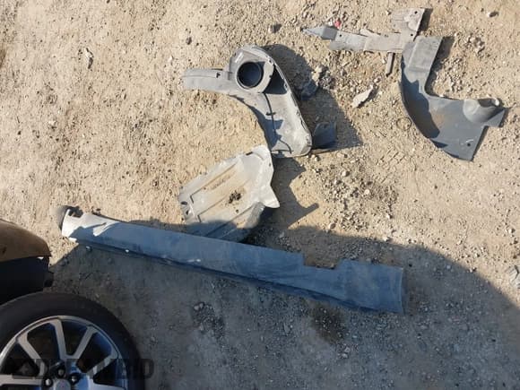 ✅ 2020 GMC Canyon 4WD Denali • VIN: 1GTG6EEN0L1121365 • Lot: 43268487. Listed on IAAI with 96,624 mi. Free auction sales archive from the USA and detailed vehicle history report at DreamBid. Image 12.