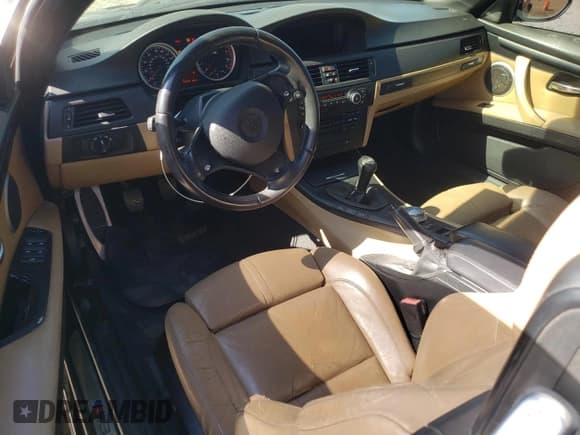 ✅ 2008 BMW 3 Series M3 • VIN: WBSWL93518P330206 • Lot: 66126545. Wystawiony na Copart z przebiegiem 107 975 mil. Bezpłatny archiwum sprzedaży aukcyjnych z USA i szczegółowy raport historii pojazdu na DreamBid. Zdjęcie 8.