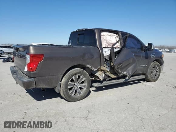 ✅ 2017 Nissan Titan SL • VIN: 1N6AA1E6XHN536809 • Лот: 47956345. Опубликован ранее на Copart с пробегом 135 207 миль. Бесплатный доступ к архиву аукционных продаж из США и подробный отчёт об истории автомобиля на DreamBid. Изображение 3.