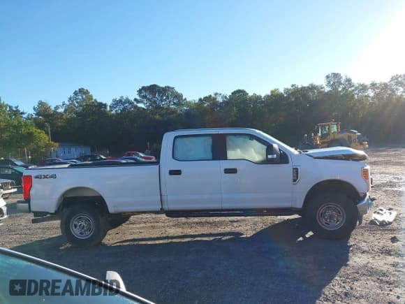 ✅ 2018 Ford F-250 XL • VIN: 1FT7W2B6XJEC36718 • Lot: 43434421. Listed on IAAI with 77,284 mi. Free auction sales archive from the USA and detailed vehicle history report at DreamBid. Image 14.