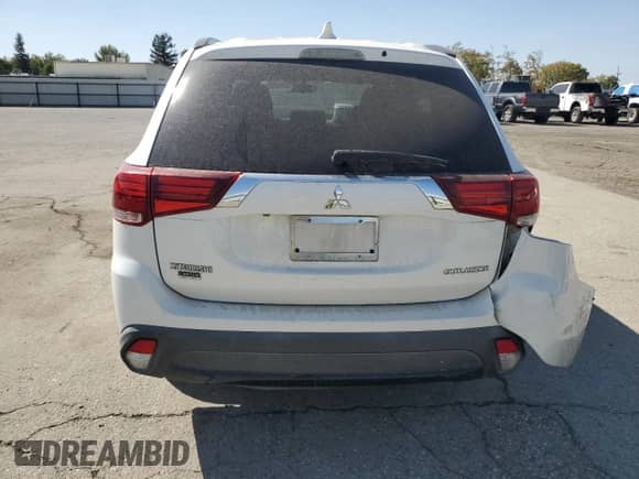 2018 Mitsubishi Outlander SE with VIN JA4AD3A30JZ022137, listed as a Copart auction lot 84655505 with 50,303 mi miles and Salvage title. Bid and sale history available at DreamBid. Image 6.