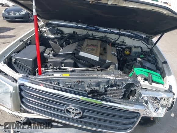 ✅ 2000 Toyota Land Cruiser • VIN: JT3HT05J1Y0092165 • Lot: 42067694. Wystawiony na IAAI z przebiegiem 351 568 mil. Bezpłatny archiwum sprzedaży aukcyjnych z USA i szczegółowy raport historii pojazdu na DreamBid. Zdjęcie 10.