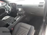 ✅ 2014 Dodge Challenger SXT • VIN: 2C3CDYAG5EH126910 • Lot: 74892864. Wystawiony na Copart z przebiegiem 60 405 mil. Bezpłatny archiwum sprzedaży aukcyjnych z USA i szczegółowy raport historii pojazdu na DreamBid. Zdjęcie 8.