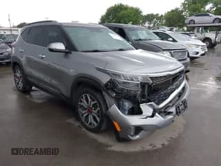 ✅ 2023 Kia Seltos SX • VIN: KNDETCA22P7354960 • Lot: 41921778. Wystawiony na IAAI z przebiegiem 35 803 mil. Bezpłatny archiwum sprzedaży aukcyjnych z USA i szczegółowy raport historii pojazdu na DreamBid. Zdjęcie 1.