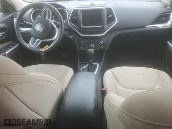 ✅ 2017 Jeep Cherokee 75th Anniversary Edition • VIN: 1C4PJLCB6HW626400 • Lot: 67822595. Wystawiony na Copart z przebiegiem 76 926 mil. Bezpłatny archiwum sprzedaży aukcyjnych z USA i szczegółowy raport historii pojazdu na DreamBid. Zdjęcie 8.