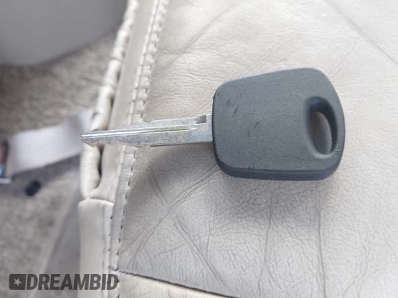 ✅ 2003 Lincoln Town Car Executive • VIN: 1LNHM81W43Y622188 • Lot: 42813056. Wystawiony na IAAI z przebiegiem 95 239 mil. Bezpłatny archiwum sprzedaży aukcyjnych z USA i szczegółowy raport historii pojazdu na DreamBid. Zdjęcie 11.