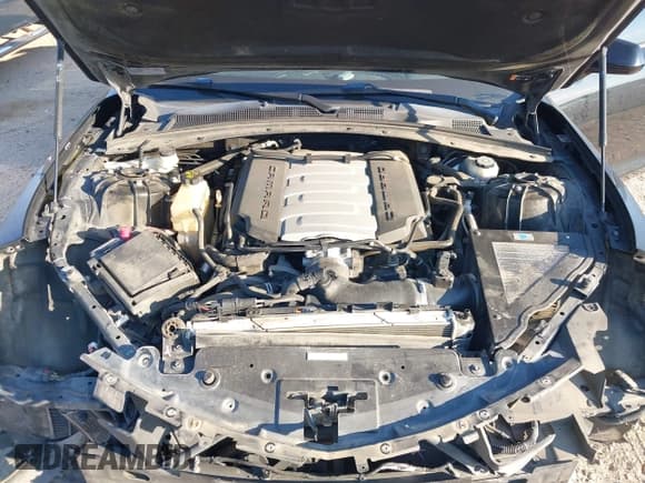 ✅ 2019 Chevrolet Camaro 2SS • VIN: 1G1FH1R73K0159079 • Lot: 43411576. Wystawiony na IAAI z przebiegiem 99 405 mil. Bezpłatny archiwum sprzedaży aukcyjnych z USA i szczegółowy raport historii pojazdu na DreamBid. Zdjęcie 10.