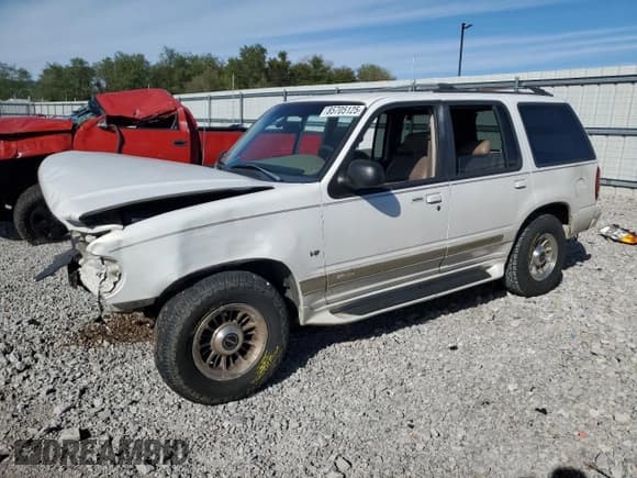 ✅ 1998 Ford Explorer XLT • VIN: 1FMZU35P3WZB00726 • Lot: 85705125. Listed on Copart with 145,358 mi. Free auction sales archive from the USA and detailed vehicle history report at DreamBid. Image 1.