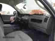 2008 Dodge Dakota z VIN 1D7HW32K08S514373, wystawiony jako IAAI lot #41814272 z przebiegiem 137 787 mil mil oraz . Historia ofert i sprzedaży dostępna na DreamBid. Obrazek 5.