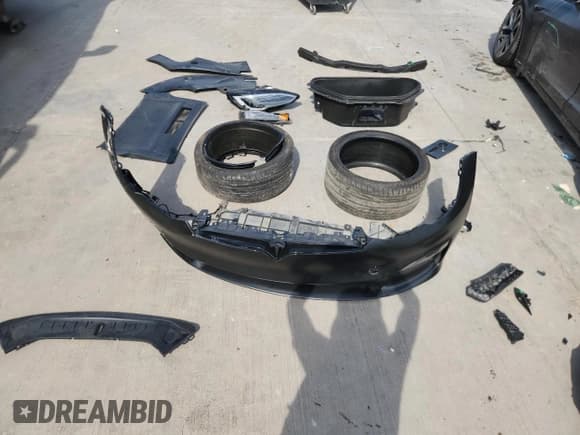 ✅ 2024 Tesla Model S Plaid • VIN: 5YJSA1E60RF539614 • Lot: 86287055. Wystawiony na Copart z przebiegiem Nie podano. Bezpłatny archiwum sprzedaży aukcyjnych z USA i szczegółowy raport historii pojazdu na DreamBid. Zdjęcie 12.