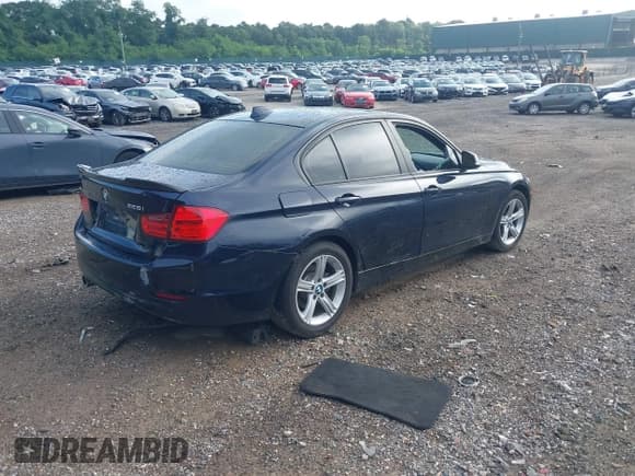 ✅ 2013 BMW 3 Series 328i xDrive • VIN: WBA3B3C51DF542269 • Лот: 42953255. Опубликован ранее на IAAI с пробегом 145 252 миль. Бесплатный доступ к архиву аукционных продаж из США и подробный отчёт об истории автомобиля на DreamBid. Изображение 4.