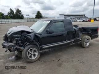 2001 Chevrolet S-10 LS с VIN 1GCCS195518152001, выставлен на аукционе Copart как лот 54544725 с пробегом 196 263 миль миль и Списание • Salvage title. История ставок и продаж доступна на DreamBid. Изображение 1.