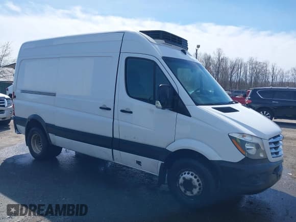 ✅ 2017 Freightliner Sprinter Cargo • VIN: WDYPF0CD1HP387256 • Lot: 41506530. Wystawiony na IAAI z przebiegiem 177 117 mil. Bezpłatny archiwum sprzedaży aukcyjnych z USA i szczegółowy raport historii pojazdu na DreamBid. Zdjęcie 1.