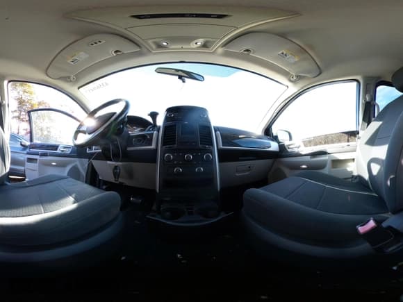 ✅ 2010 Dodge Grand Caravan SXT • VIN: 2D4RN5D18AR209702 • Lot: 43569457. Wystawiony na IAAI z przebiegiem 183 732 mil. Bezpłatny archiwum sprzedaży aukcyjnych z USA i szczegółowy raport historii pojazdu na DreamBid. Zdjęcie 19.