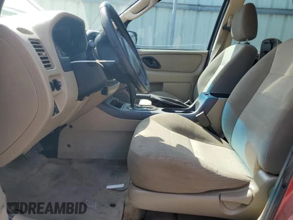 ✅ 2007 Ford Escape XLS • VIN: 1FMYU02Z47KB78247 • Lot: 59132035. Listed on Copart with 219,192 mi. Free auction sales archive from the USA and detailed vehicle history report at DreamBid. Image 7.