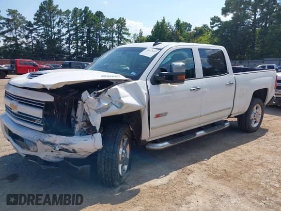 ✅ 2017 Chevrolet Silverado 2500HD LT • VIN: 1GC1KVEY9HF181540 • Lot: 43017957. Listed on IAAI with 198,394 mi. Free auction sales archive from the USA and detailed vehicle history report at DreamBid. Image 2.