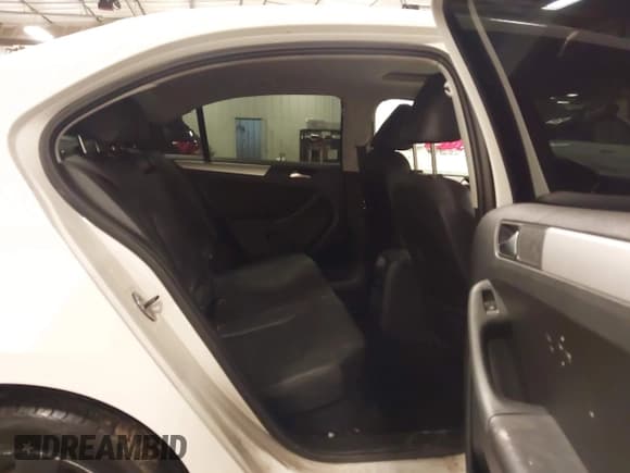 ✅ 2012 Volkswagen Jetta TDI • VIN: 3VWLL7AJ0CM327565 • Lot: 43458799. Wystawiony na IAAI z przebiegiem 142 422 mil. Bezpłatny archiwum sprzedaży aukcyjnych z USA i szczegółowy raport historii pojazdu na DreamBid. Zdjęcie 8.