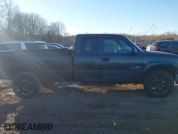 ✅ 2004 Chevrolet Silverado 2500HD LS • VIN: 1GCHK29224E242665 • Lot: 41378387. Wystawiony na IAAI z przebiegiem Nie podano. Bezpłatny archiwum sprzedaży aukcyjnych z USA i szczegółowy raport historii pojazdu na DreamBid. Zdjęcie 13.