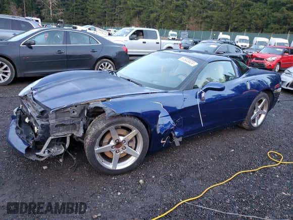 2005 Chevrolet Corvette с VIN 1G1YY24U255123323, выставлен на аукционе Copart как лот 83903624 с пробегом Не указан миль и Списание • Salvage title. История ставок и продаж доступна на DreamBid. Изображение 1.