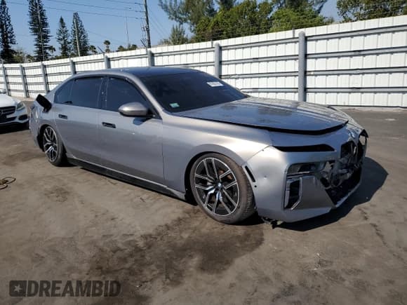 ✅ 2024 BMW 7 Series 740i xDrive • VIN: WBA33EH08RCR40142 • Лот: 87802195. Опубликован ранее на Copart с пробегом 6 409 миль. Бесплатный доступ к архиву аукционных продаж из США и подробный отчёт об истории автомобиля на DreamBid. Изображение 4.