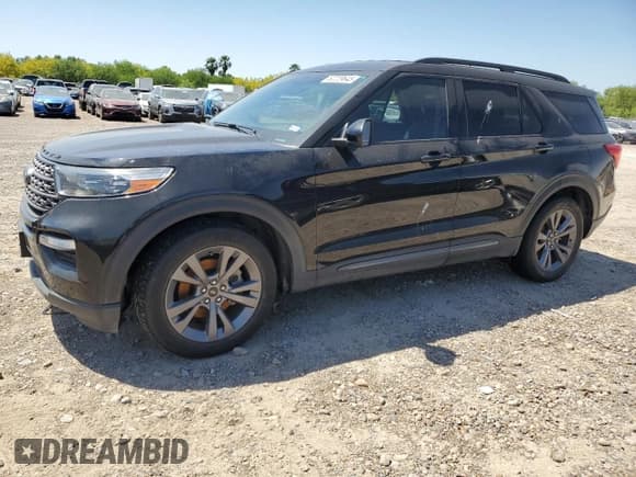 ✅ 2022 Ford Explorer XLT • VIN: 1FMSK7DH2NGC41211 • Lot: 52229645. Wystawiony na Copart z przebiegiem 63 273 mil. Bezpłatny archiwum sprzedaży aukcyjnych z USA i szczegółowy raport historii pojazdu na DreamBid. Zdjęcie 1.