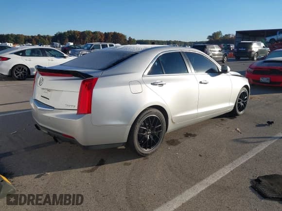 ✅ 2014 Cadillac ATS Luxury RWD • VIN: 1G6AB5RX3E0112863 • Lot: 43525644. Wystawiony na IAAI z przebiegiem 144 561 mil. Bezpłatny archiwum sprzedaży aukcyjnych z USA i szczegółowy raport historii pojazdu na DreamBid. Zdjęcie 4.