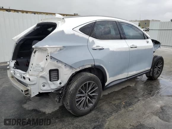 ✅ 2022 Lexus NX 250 • VIN: 2T2ADCAZ8NC001381 • Лот: 43328815. Опубликован ранее на Copart с пробегом Не указан. Бесплатный доступ к архиву аукционных продаж из США и подробный отчёт об истории автомобиля на DreamBid. Изображение 3.