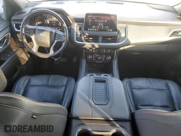 ✅ 2021 Chevrolet Suburban RST • VIN: 1GNSCEKDXMR209607 • Lot: 74086874. Wystawiony na Copart z przebiegiem 77 355 mil. Bezpłatny archiwum sprzedaży aukcyjnych z USA i szczegółowy raport historii pojazdu na DreamBid. Zdjęcie 8.