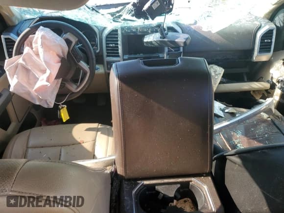 ✅ 2018 Ford F-150 XL • VIN: 1FTEW1E50JKD50040 • Lot: 71441295. Wystawiony na Copart z przebiegiem Nie podano. Bezpłatny archiwum sprzedaży aukcyjnych z USA i szczegółowy raport historii pojazdu na DreamBid. Zdjęcie 8.