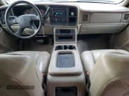 ✅ 2004 Chevrolet Suburban LS • VIN: 1GNFK16TX4J151804 • Лот: 82408935. Опубликован ранее на Copart с пробегом 277 957 миль. Бесплатный доступ к архиву аукционных продаж из США и подробный отчёт об истории автомобиля на DreamBid. Изображение 8.