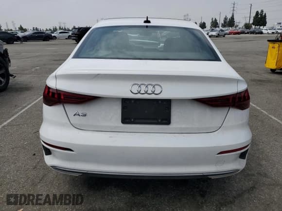 ✅ 2022 Audi A3 Premium • VIN: WAUAUDGY4NA041953 • Lot: 59619665. Wystawiony na Copart z przebiegiem 35 360 mil. Bezpłatny archiwum sprzedaży aukcyjnych z USA i szczegółowy raport historii pojazdu na DreamBid. Zdjęcie 6.