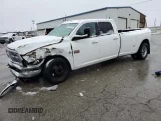 2010 Dodge 3500 Laramie z VIN 3D73M4CL1AG136574, wystawiony jako Copart lot #45725105 z przebiegiem 280 028 mil mil oraz Szkoda całkowita • Salvage title. Historia ofert i sprzedaży dostępna na DreamBid. Obrazek 1.