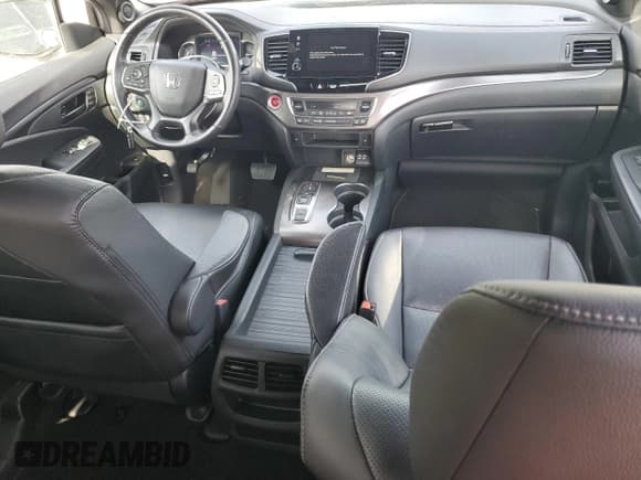 ✅ 2022 Honda Passport EX-L • VIN: 5FNYF8H52NB031405 • Lot: 57150355. Listed on Copart with 55,152 mi. Free auction sales archive from the USA and detailed vehicle history report at DreamBid. Image 8.