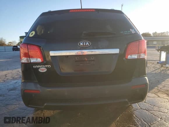 ✅ 2012 Kia Sorento LX • VIN: 5XYKT4A66CG240811 • Lot: 91444925. Wystawiony na Copart z przebiegiem 256 262 mil. Bezpłatny archiwum sprzedaży aukcyjnych z USA i szczegółowy raport historii pojazdu na DreamBid. Zdjęcie 6.
