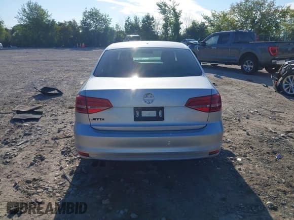 ✅ 2015 Volkswagen Jetta S • VIN: 3VW2K7AJ5FM324972 • Lot: 43074500. Listed on IAAI with 173,780 mi. Free auction sales archive from the USA and detailed vehicle history report at DreamBid. Image 16.