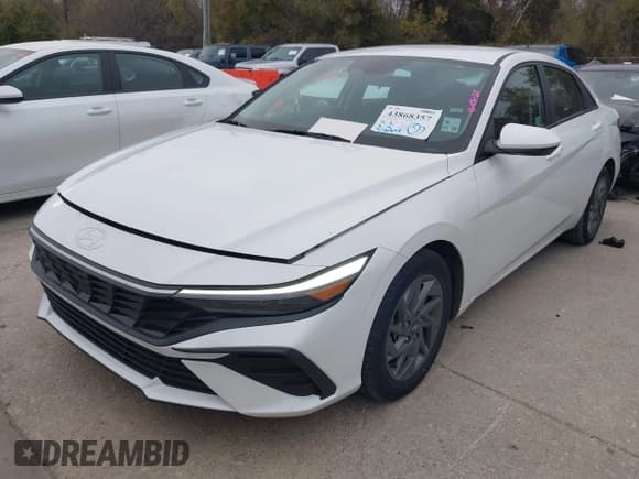 ✅ 2024 Hyundai Elantra SEL • VIN: KMHLM4DG5RU745182 • Lot: 43868357. Wystawiony na IAAI z przebiegiem 35 664 mil. Bezpłatny archiwum sprzedaży aukcyjnych z USA i szczegółowy raport historii pojazdu na DreamBid. Zdjęcie 2.