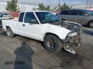 ✅ 2000 Chevrolet S-10 LS • VIN: 1GCCS19W5Y8313840 • Лот: 41592172. Опубликован ранее на IAAI с пробегом 245 967 миль. Бесплатный доступ к архиву аукционных продаж из США и подробный отчёт об истории автомобиля на DreamBid. Изображение 1.