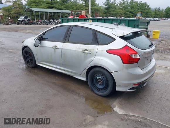 ✅ 2013 Ford Focus ST • VIN: 1FADP3L9XDL127468 • Lot: 42994718. Listed on IAAI with 123,988 mi. Free auction sales archive from the USA and detailed vehicle history report at DreamBid. Image 3.