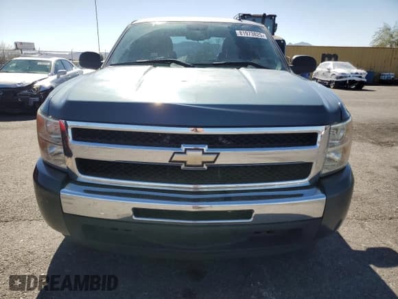 ✅ 2009 Chevrolet Silverado 1500 Work Truck • VIN: 1GCEC19C59Z155491 • Lot: 81973825. Wystawiony na Copart z przebiegiem 176 198 mil. Bezpłatny archiwum sprzedaży aukcyjnych z USA i szczegółowy raport historii pojazdu na DreamBid. Zdjęcie 5.